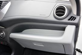 2015款铃木奥拓1.0L自动限定版