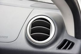 2015款铃木奥拓1.0L自动限定版