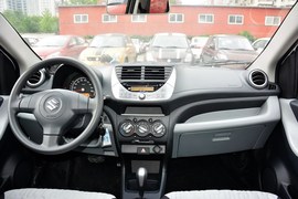 2015款铃木奥拓1.0L自动限定版