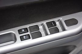 2015款铃木雨燕1.5L手动限定版