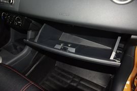 2015款铃木雨燕1.5L自动限定版