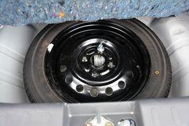 2015款铃木奥拓1.0L手动限定版