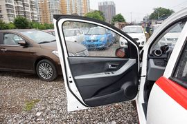 2015款铃木奥拓1.0L手动限定版