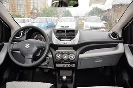 2015款铃木奥拓1.0L手动限定版