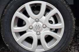 2015款铃木奥拓1.0L手动限定版