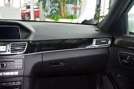 2015款奔驰E260L运动时尚型