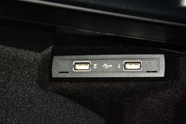 2015款奔驰E260L运动时尚型