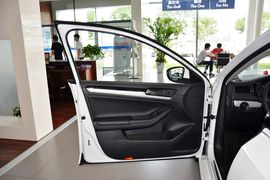 2015款大众速腾1.6L手动舒适型