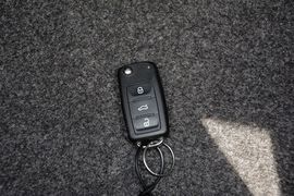 2015款大众速腾1.6L手动舒适型