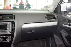 2015款大众速腾1.6L手动舒适型