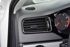 2015款大众速腾1.6L手动舒适型