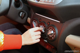 2009款长安铃木新奥拓1.0自动豪华型