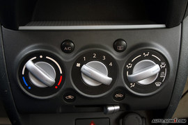 2009款长安铃木新奥拓1.0自动豪华型