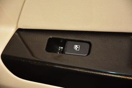 2015款长安逸动1.6L手动豪华型