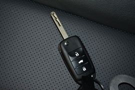 2015款长安逸动1.6L手动豪华型