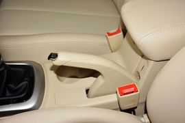 2015款长安逸动1.6L手动豪华型