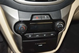 2015款长安逸动1.6L手动豪华型