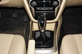 2015款长安逸动1.6L手动豪华型