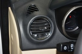 2015款长安逸动1.6L手动豪华型