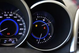 2015款长安逸动1.6L手动豪华型