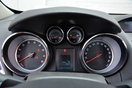 2015款别克昂科拉1.4T手动两驱都市进取型