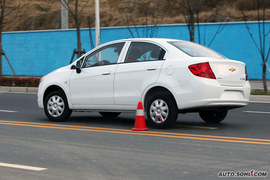 2010款新赛欧1.4手动豪华版试驾