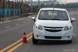 2010款新赛欧1.4手动豪华版试驾