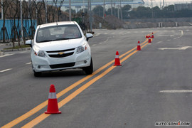 2010款新赛欧1.4手动豪华版试驾