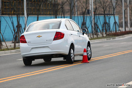 2010款新赛欧1.4手动豪华版试驾