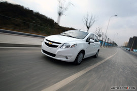 2010款新赛欧1.4手动豪华版试驾