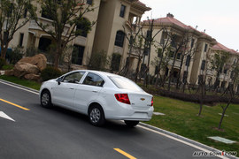 2010款新赛欧1.4手动豪华版试驾