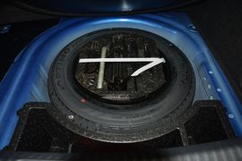2015款大众朗行1.6L自动豪华型