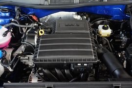 2015款大众朗行1.6L自动豪华型