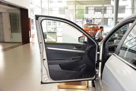 2015款大众朗逸1.6L自动舒适型