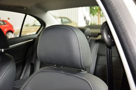 2015款大众朗逸1.6L自动舒适型