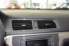 2015款大众朗逸1.6L自动舒适型
