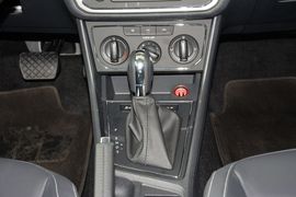2015款大众朗逸1.6L自动舒适型