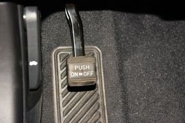 2013款起亚凯尊2.4L