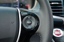 2016款本田奥德赛2.4L智酷版