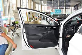 2015款现代索纳塔八经典