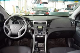 2015款现代索纳塔八经典