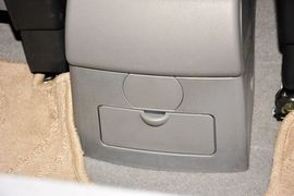 2014款东风郑州日产帅客1.5L手动标准型5座