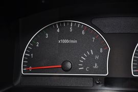 2014款东风郑州日产帅客1.5L手动标准型5座