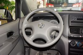 2014款东风郑州日产帅客1.5L手动标准型5座