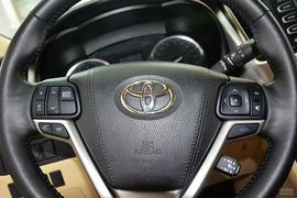 2015款丰田汉兰达2.0T