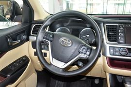 2015款丰田汉兰达2.0T