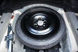   2015款丰田皇冠2.5L时尚版