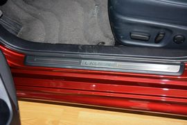 2015款丰田皇冠2.5L时尚版