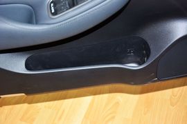 2015款丰田皇冠2.5L时尚版