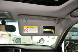 2015款丰田皇冠2.5L时尚版